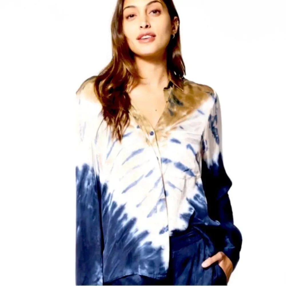 NWT Young Fabulous and Broke blue,โwhite and tan tie-dye silky blouse size small